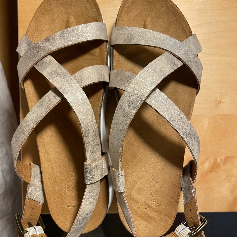 Crown Vintage sandals